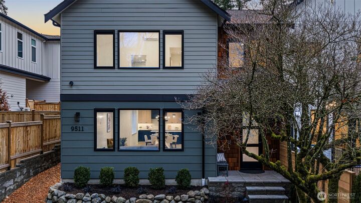 Property Photo:  9511  132nd Avenue NE  WA 98033 