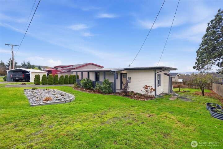 5515  Hillvue  Blaine WA 98230 photo