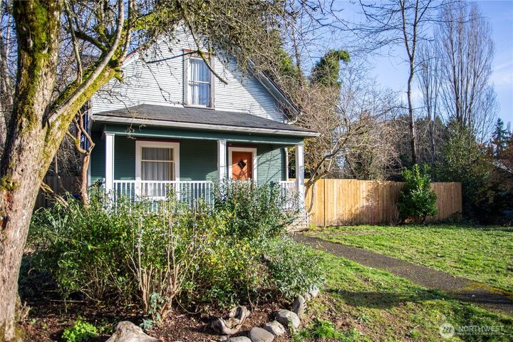 Property Photo:  504  Garrison Street NE  WA 98506 