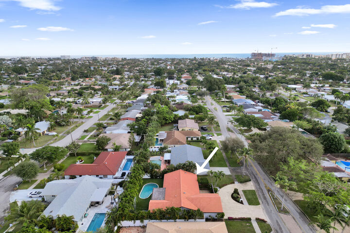 Property Photo:  809 SE 13th Court  FL 33441 