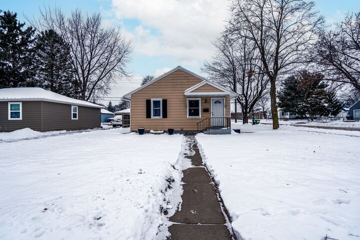 Property Photo: 1508 Margaret Street WI 54701
