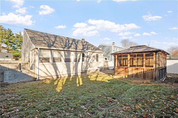 Property Photo:  86 Sherwood Street  RI 02920 