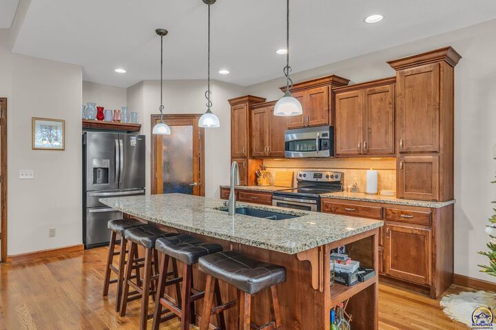 Property Photo:  4422 SW Lakeside Dr  KS 66610 