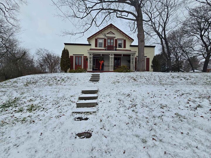 Property Photo:  210 St Lawrence Street E  ON K0K 2K0 