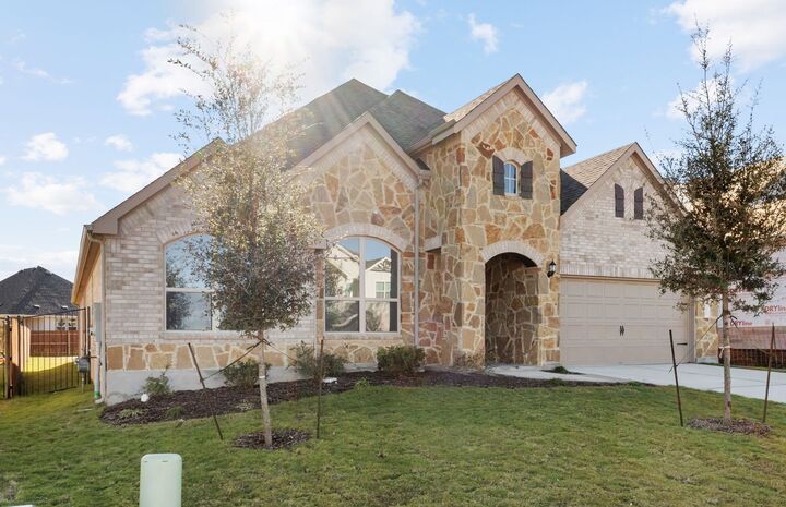 Property Photo: 121 Keswick Street TX 78642