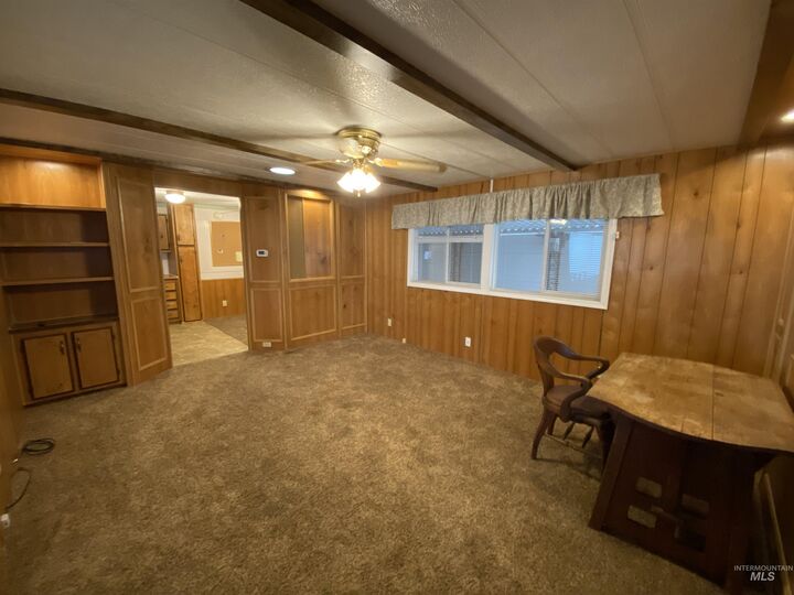 Property Photo: 2205 E Linden 4 ID 83605