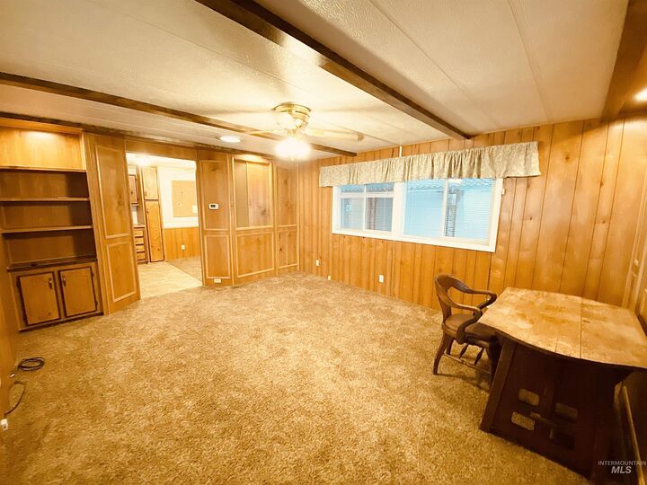 Property Photo: 2205 E Linden 4 ID 83605