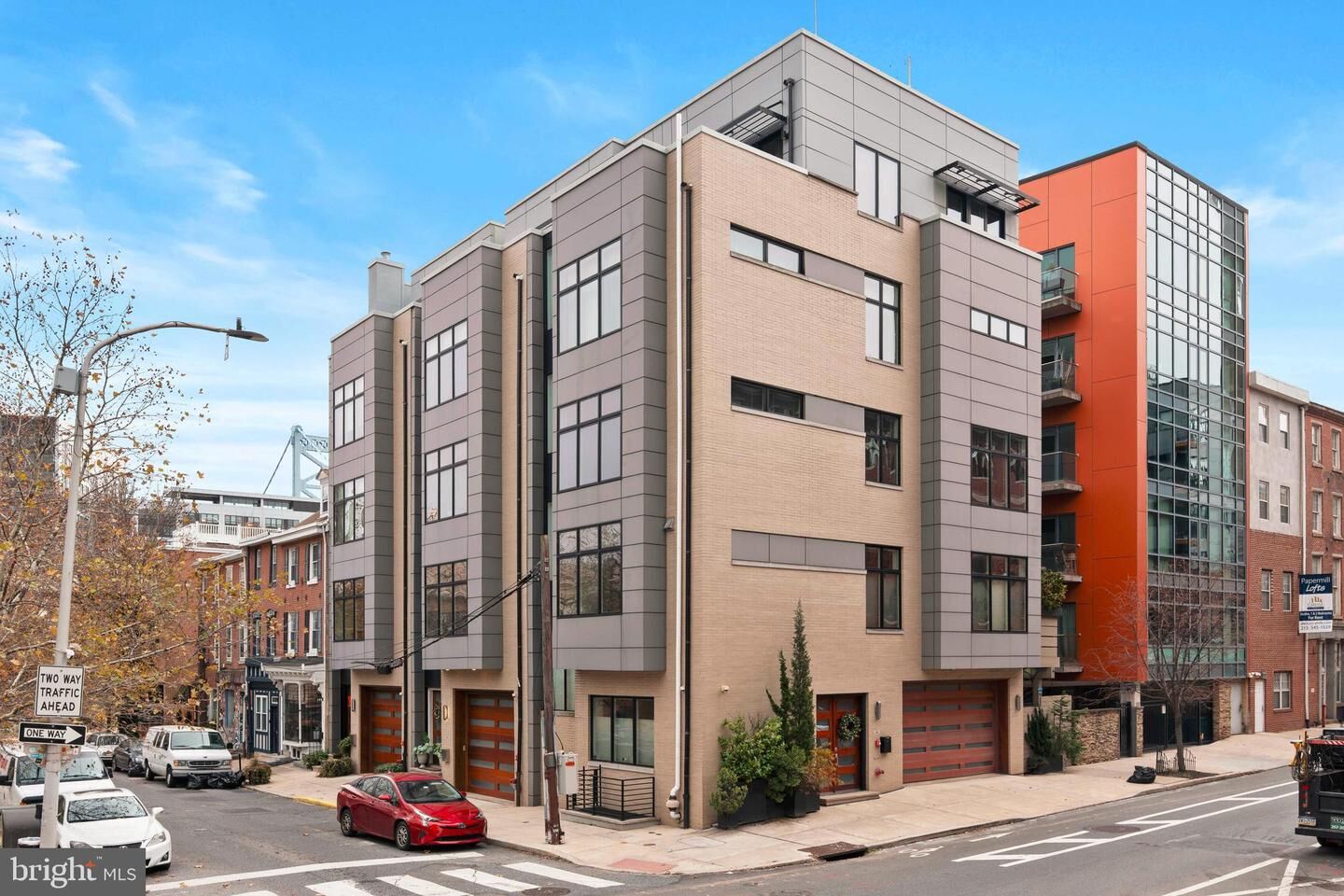 Property Photo:  152 Vine Street  PA 19106 