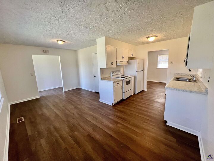 Property Photo:  2209 Macy Avenue  GA 31069 