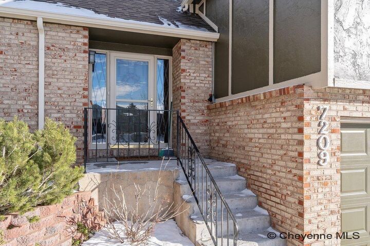 Property Photo:  7209 Hawthorne Dr  WY 82009 
