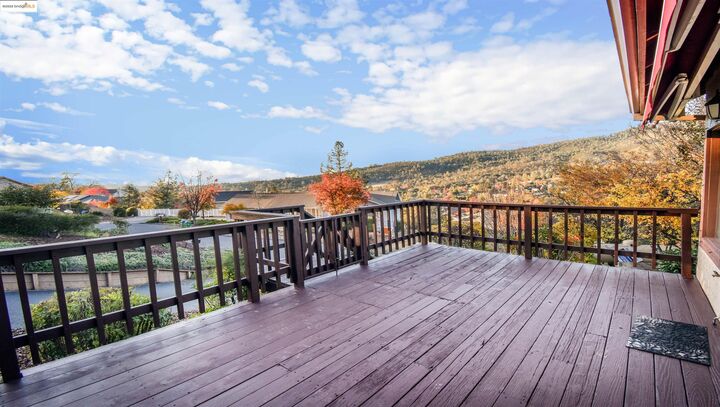 Property Photo: 19987 Evelyn Ct CA 95370