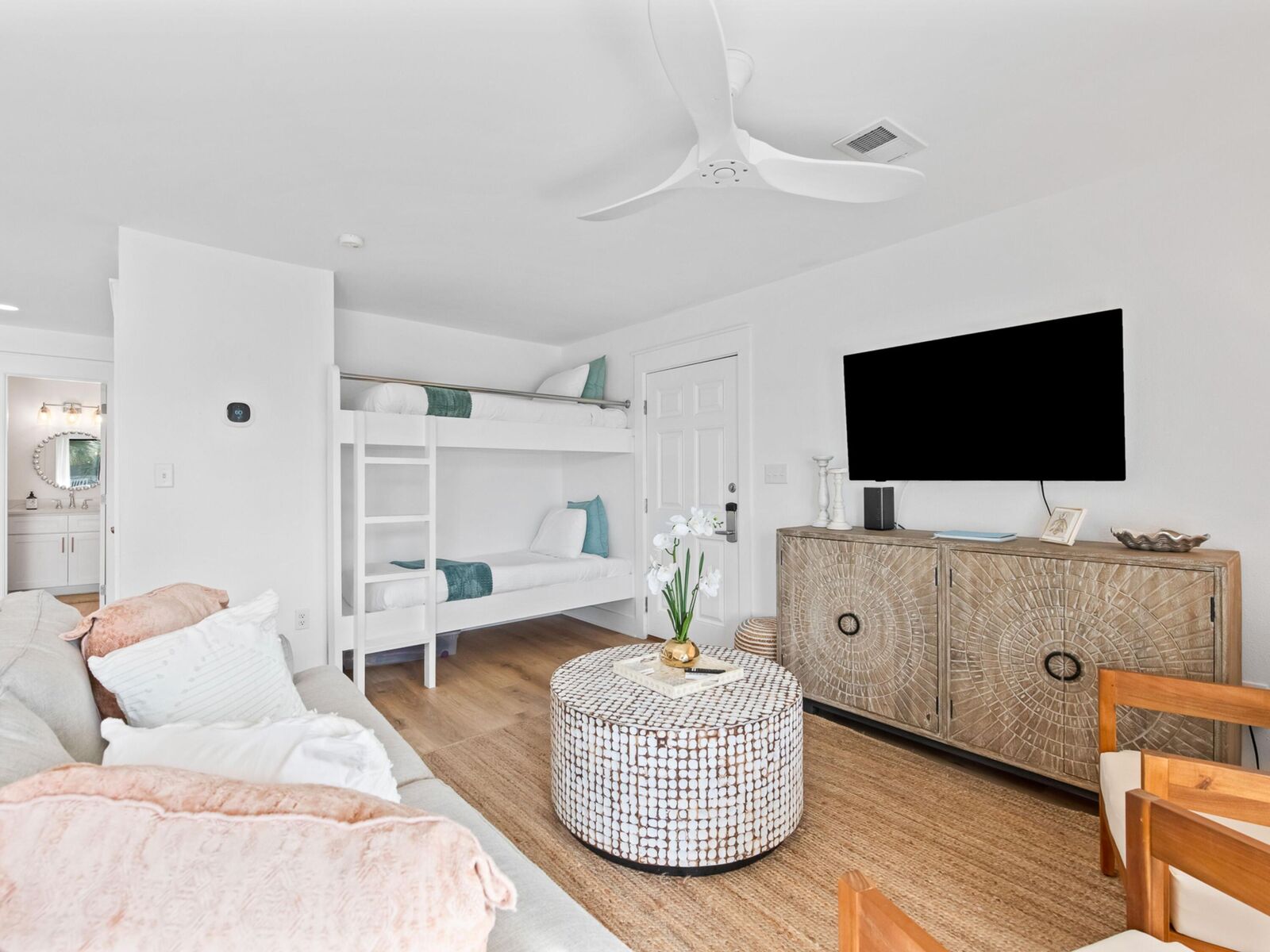 Property Photo:  3799 E County Highway 30A B6  FL 32459 