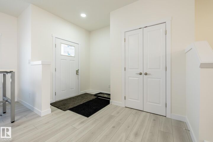 Property Photo: 29 Renwyck Place AB T7X 4E1