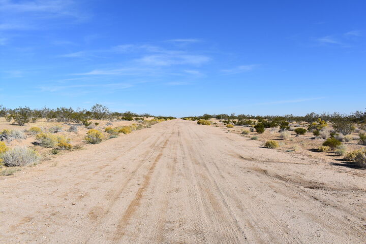 Property Photo:  Santa Clara St &Amp W/O San Jose St  CA 93505 