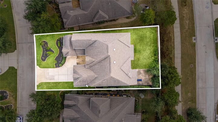 Property Photo: 27 Tioga Place TX 77375