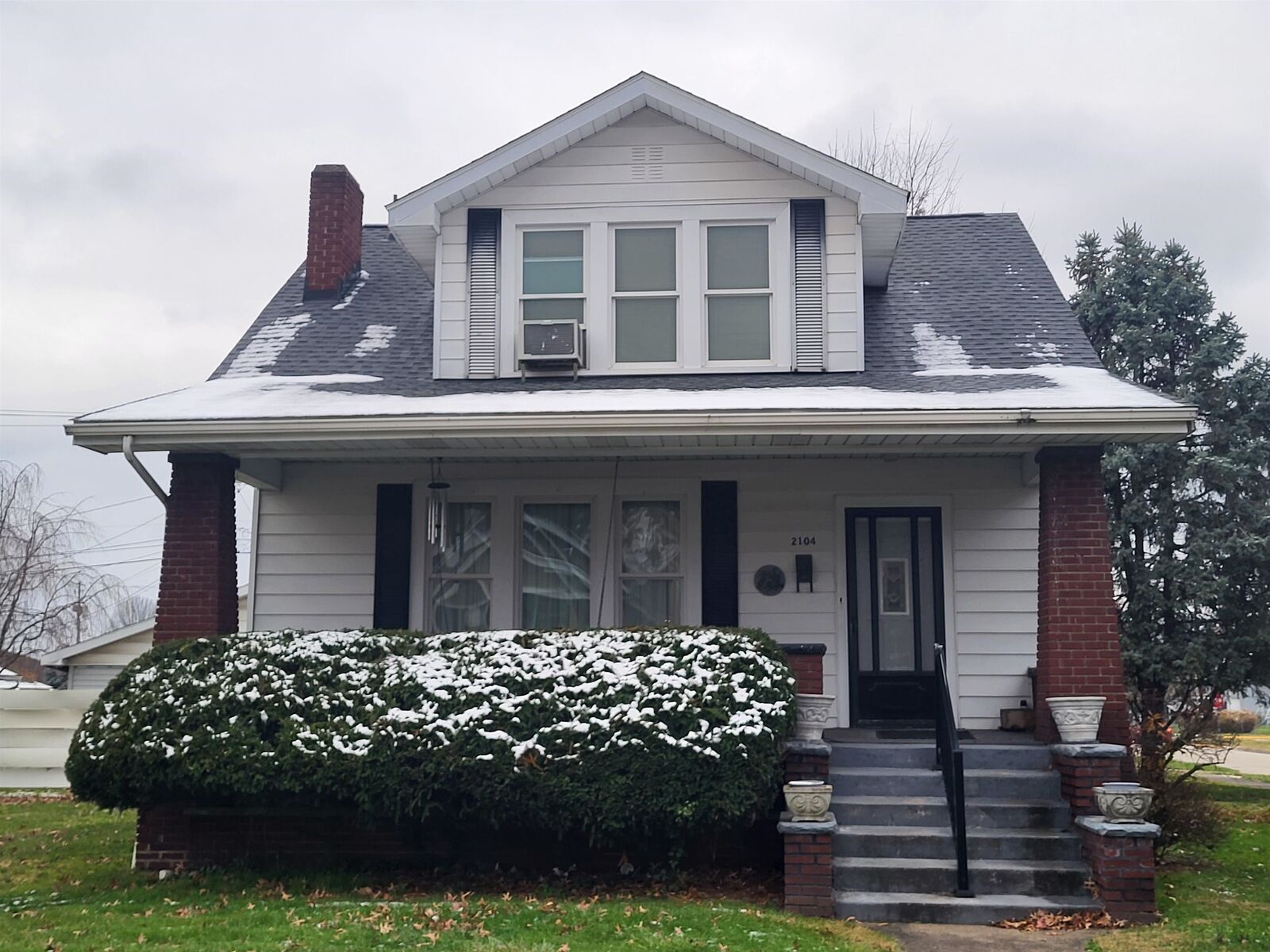 Property Photo:  2104 S 9th  OH 45638 