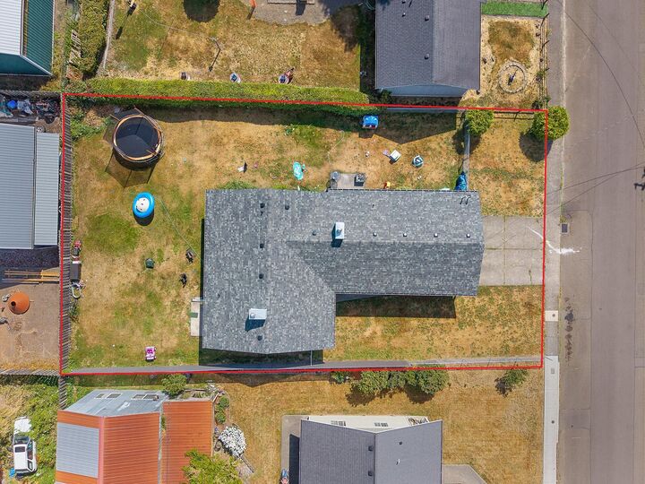 Property Photo:  3602 Walnut Lane  OR 97141 