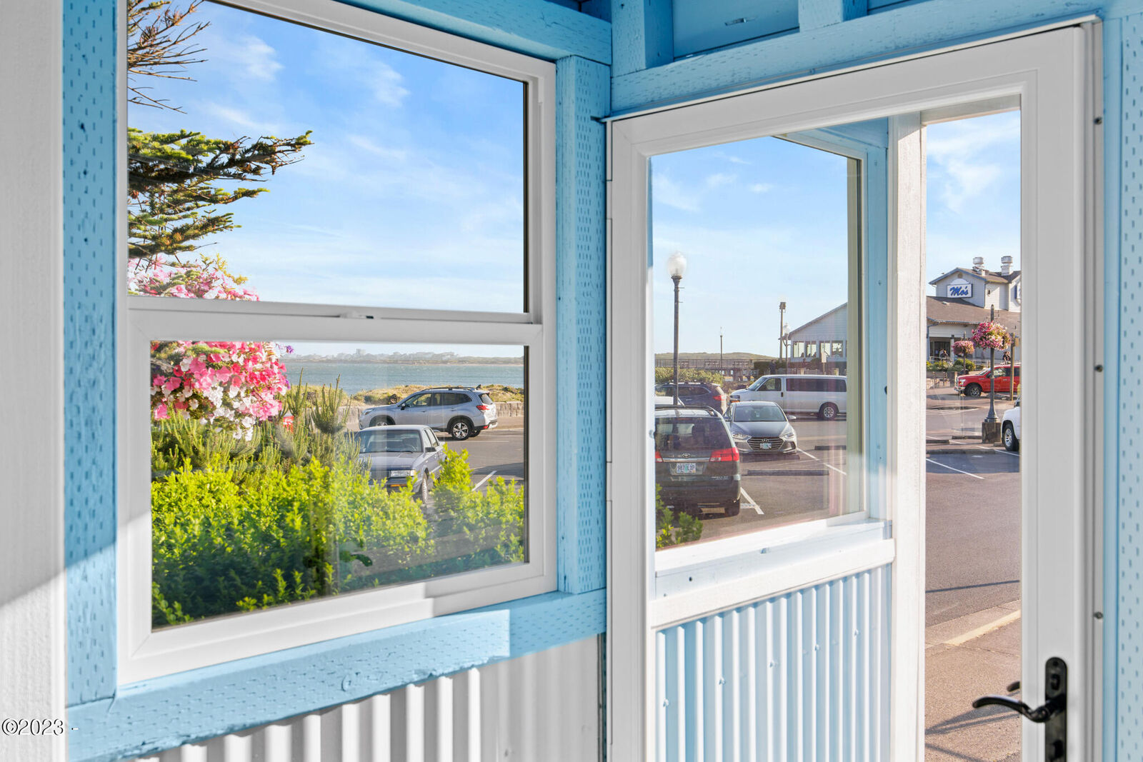 Property Photo:  1015 SW 51st Street 28  OR 97367 