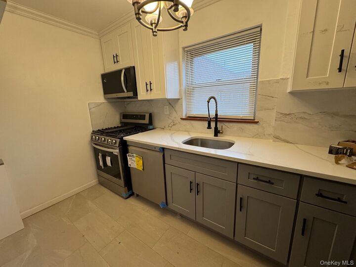 Property Photo: 320 S Broadway N9 NY 10591