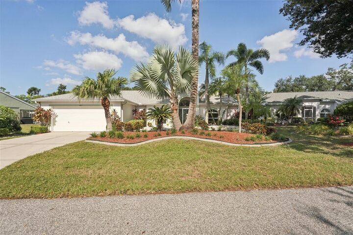 Property Photo:  3817 Garden Lakes Estates Drive  FL 34203 