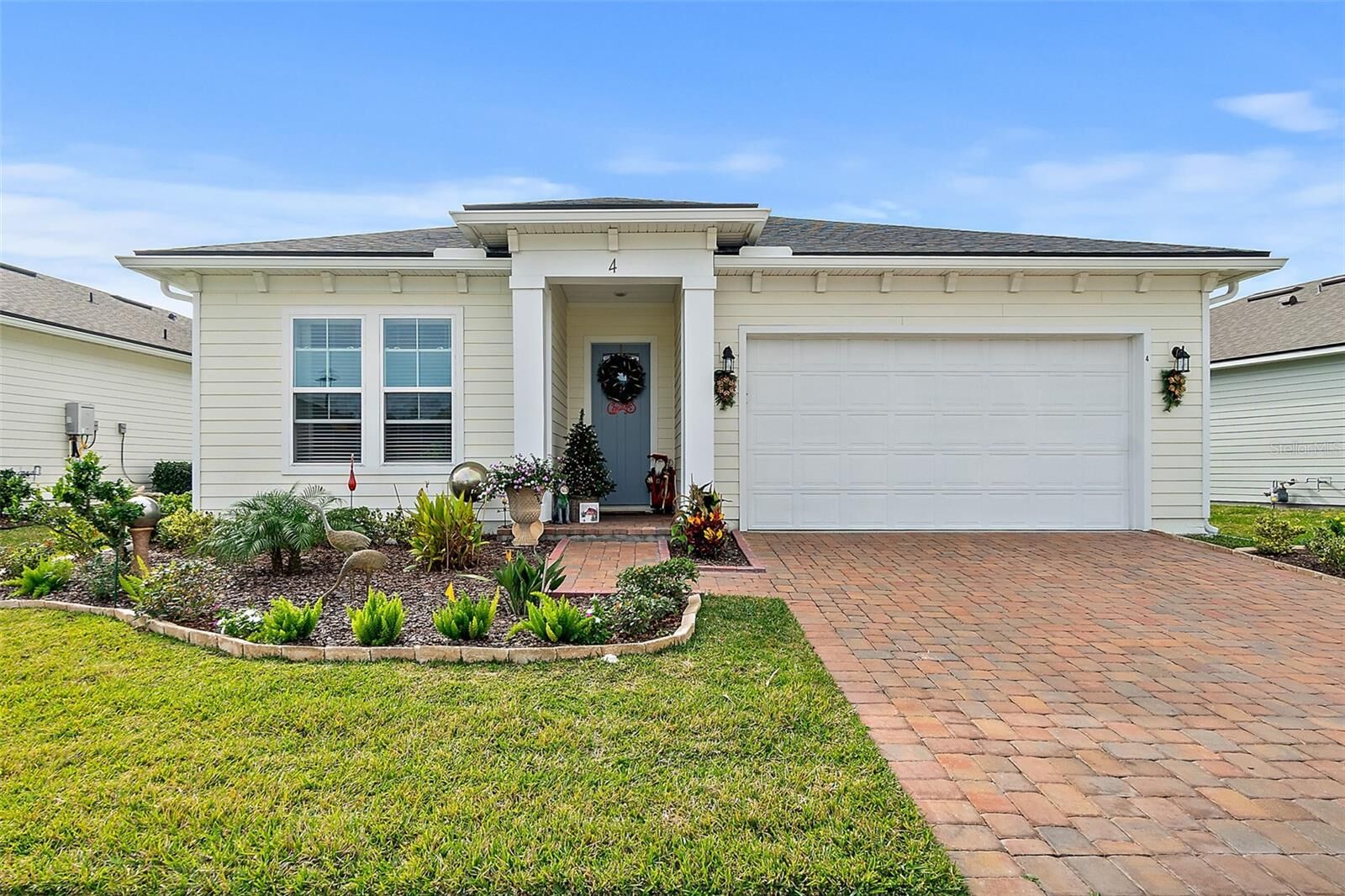 Property Photo: 4 Jackson Blue Place FL 32137