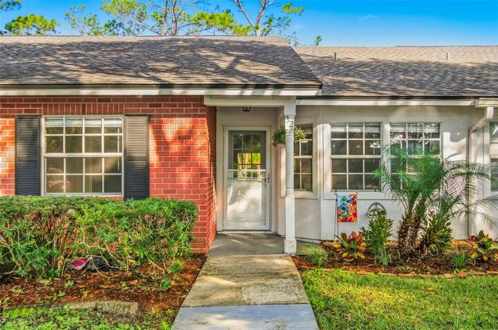 Property Photo: 32 Kings Colony Court FL 32137
