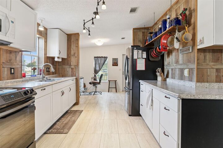 Property Photo: 294 Cesara Estates Loop FL 33860