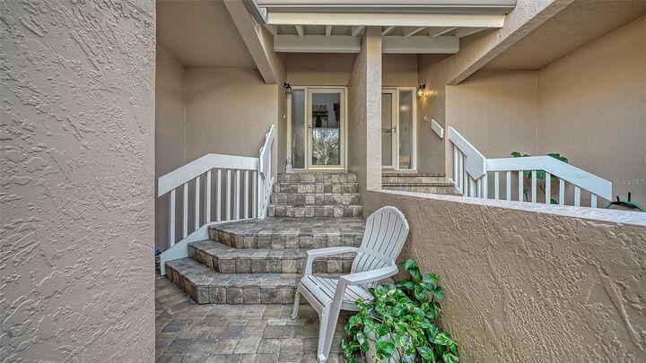 Property Photo: 5260 Heron Way 202 FL 34231
