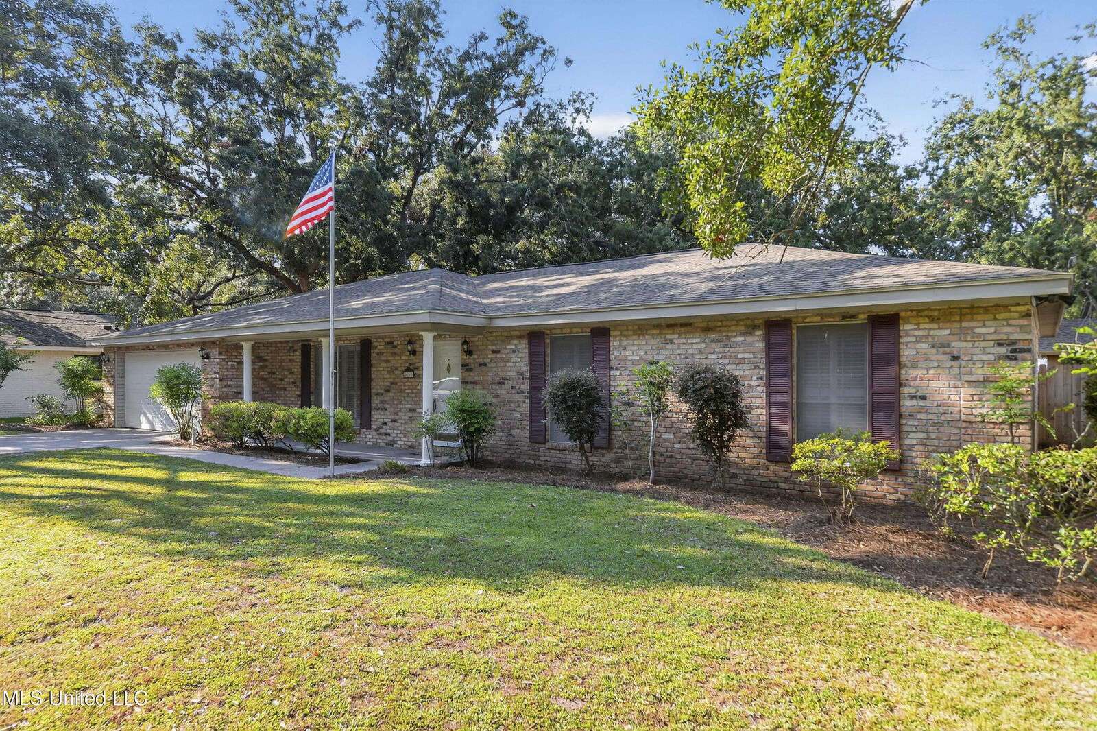Property Photo:  2560 Old Bay Road  MS 39531 