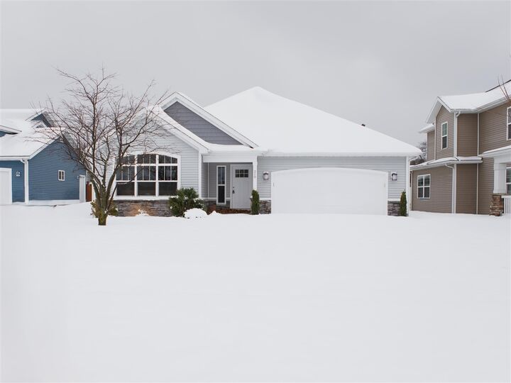 Property Photo:  210 Market Place  MI 49022-4717 