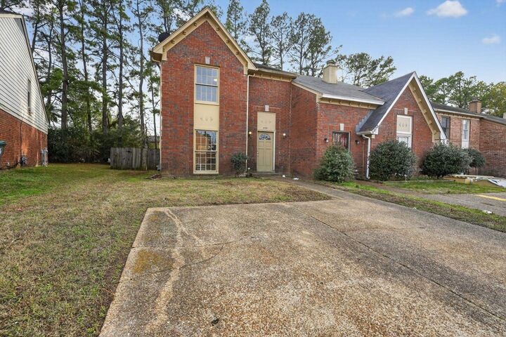 Property Photo: 5581 Crepe Myrtle Dr TN 38115
