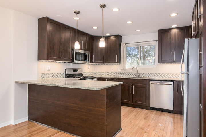 Property Photo:  5961 N East Circle Avenue 1B  IL 60631 