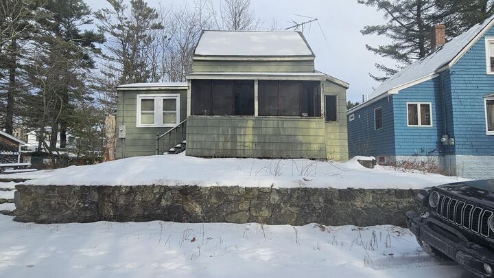 Property Photo:  28 Park Avenue  ME 04064 