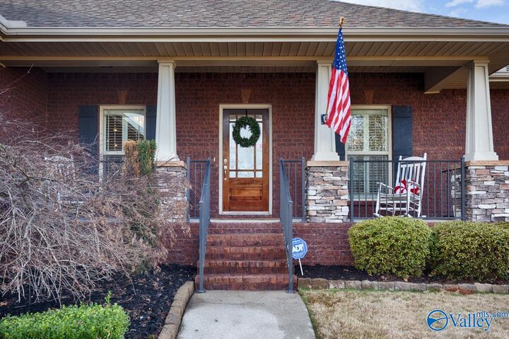 Property Photo: 12702 Oak South SW AL 35803