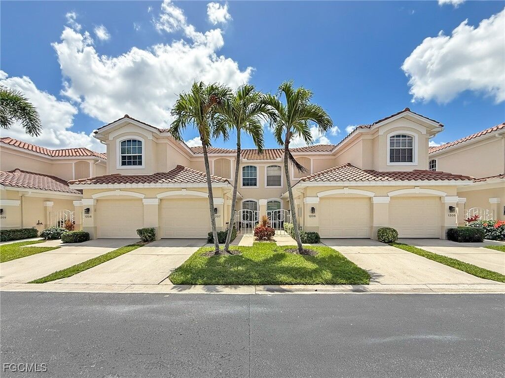 Property Photo:  15055 Tamarind Cay Court 1207  FL 33908 