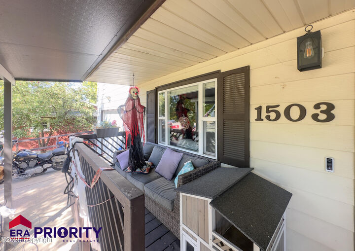 Property Photo: 1503 E Rawhide Dr - WY 82716