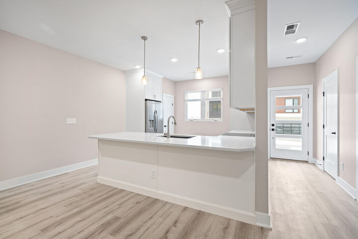 Property Photo: 100 W 14th Street KY 41071