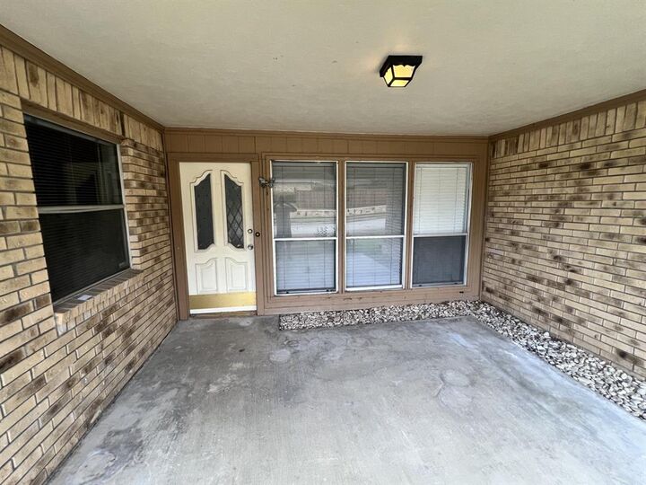 Property Photo: 2029 Springwood Place B TX 75006