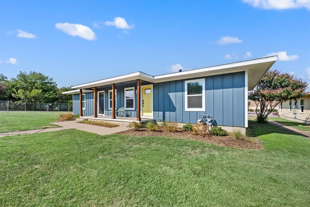 Property Photo:  4092 Merida Avenue  TX 76110 