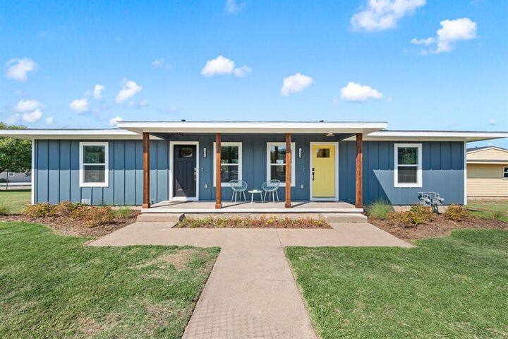 Property Photo:  4096 Merida Avenue  TX 76110 