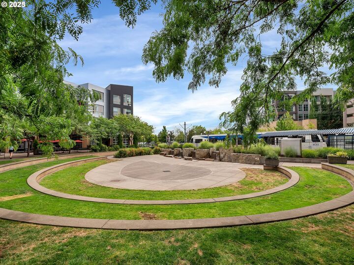 Property Photo: 12600 SW Crescent St 420 OR 97005