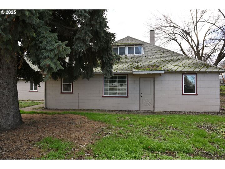 Property Photo: 115 N Water St OR 97886