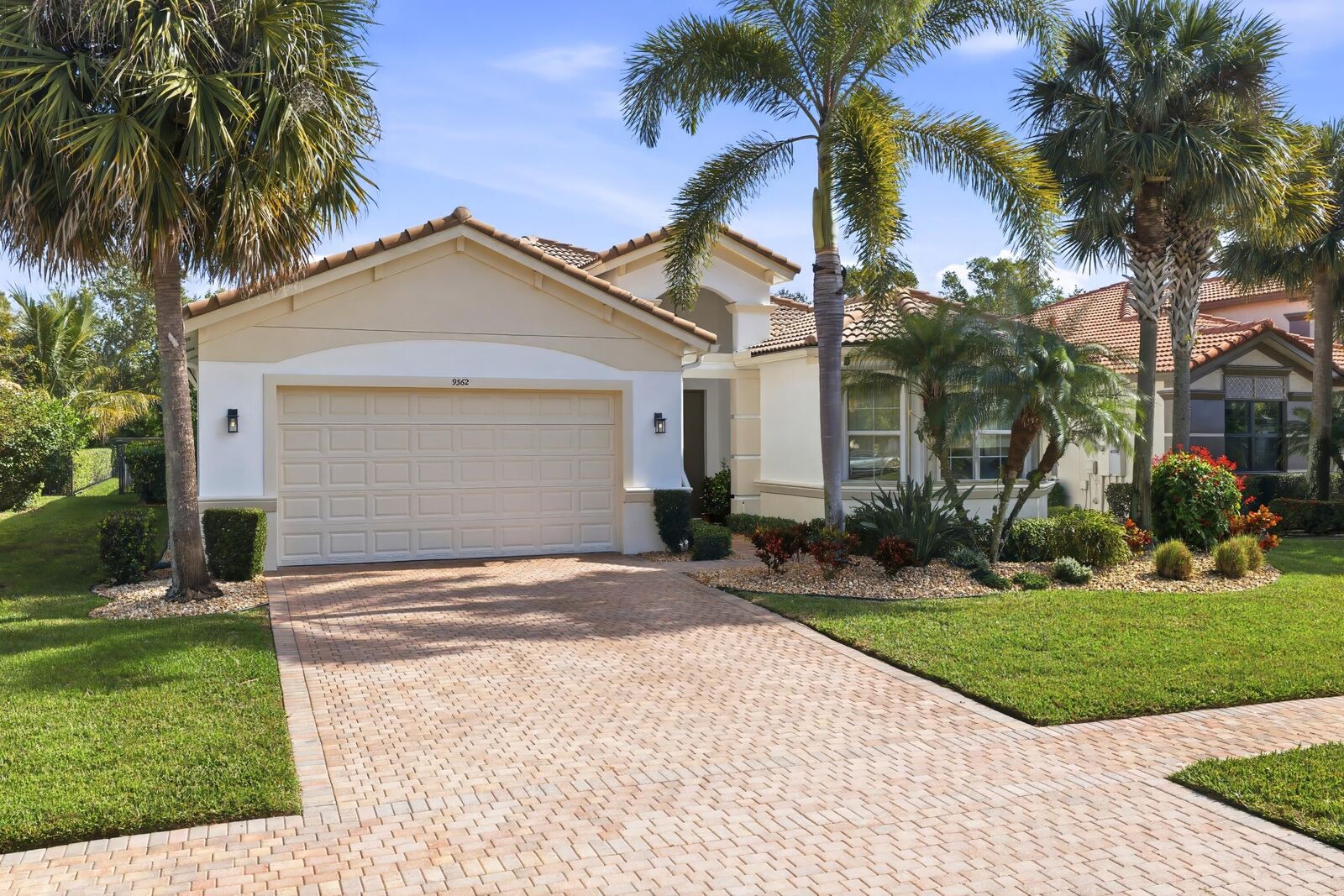 Property Photo: 9362 Isles Cay Drive FL 33446