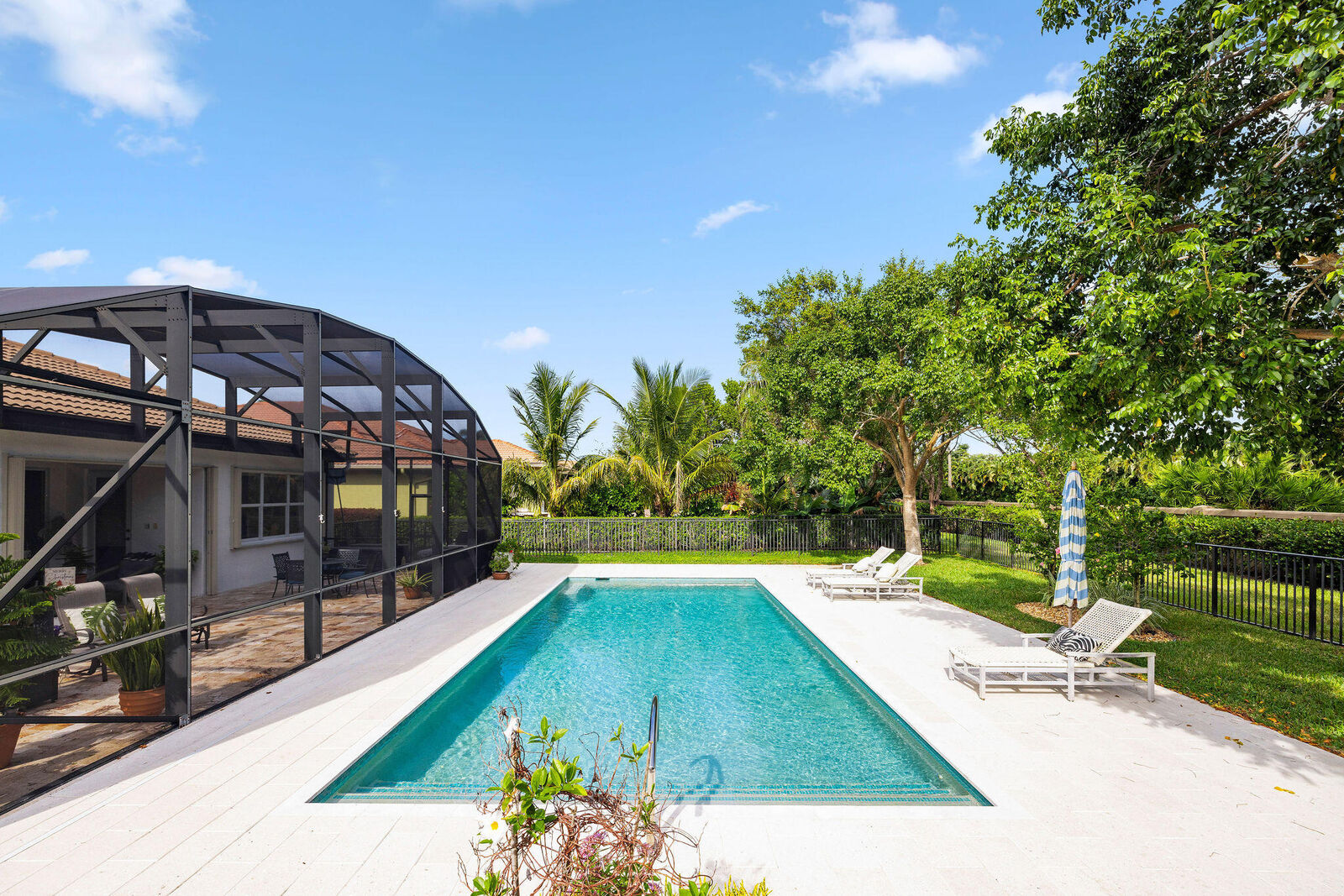 Property Photo:  9362 Isles Cay Drive  FL 33446 