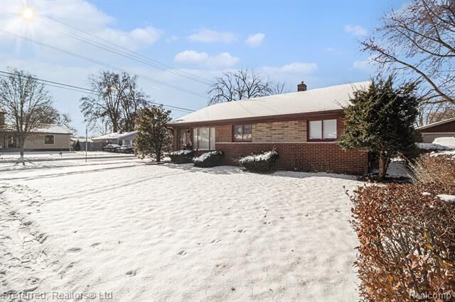 Property Photo:  9360 Pine Street  MI 48180 