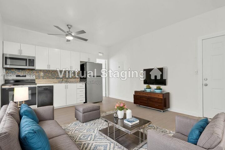 Property Photo: 963 SW 6th St 2 FL 33130