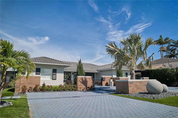 1601 SE 11th St  Fort Lauderdale FL 33316 photo