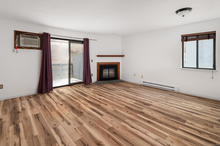 Property Photo:  8 Driftway Road C1  CT 06811 