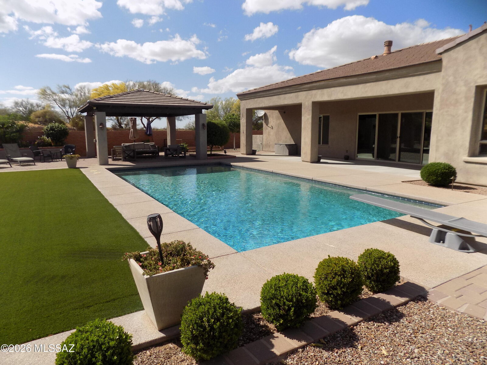 Property Photo: 2155 W National Ridge Place AZ 85742