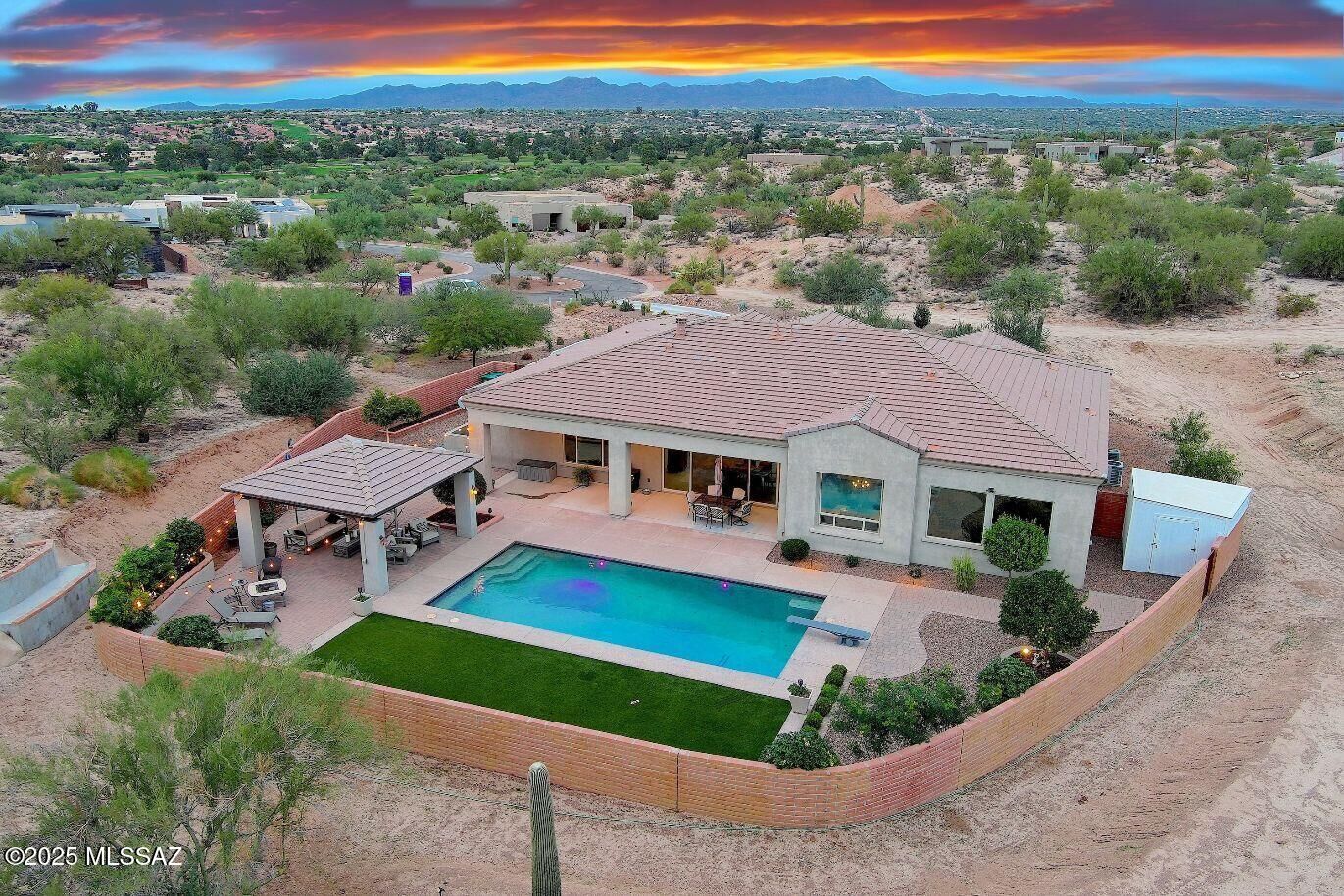 Property Photo:  2155 W National Ridge Place  AZ 85742 